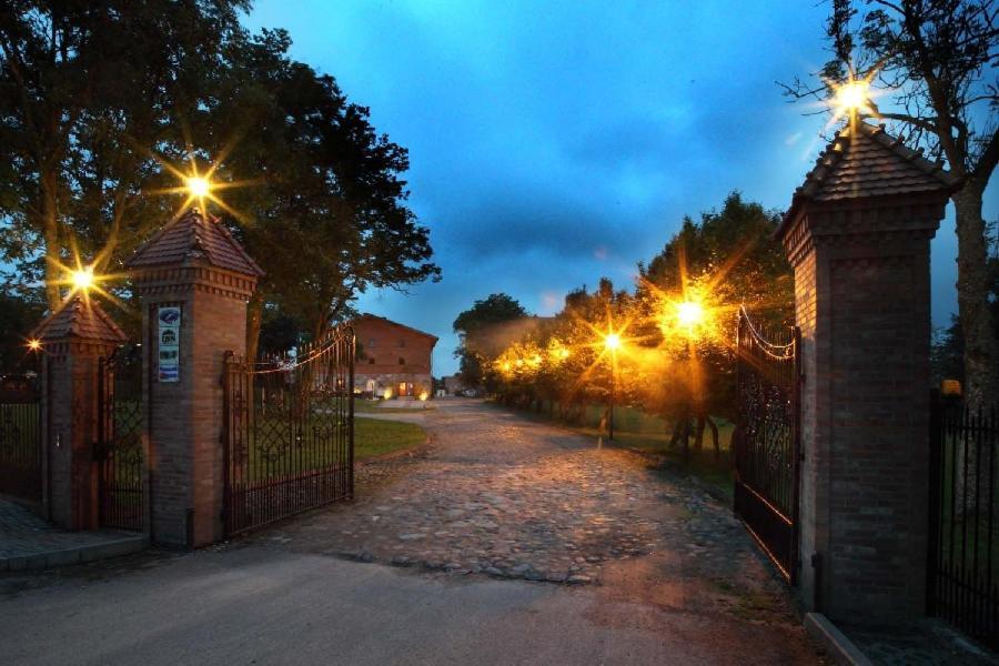 Palac Spichrz Borcz Esterno foto